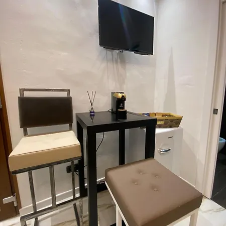 Mada's Deluxe * Bari